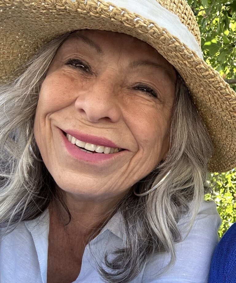 Bobbie 768x920